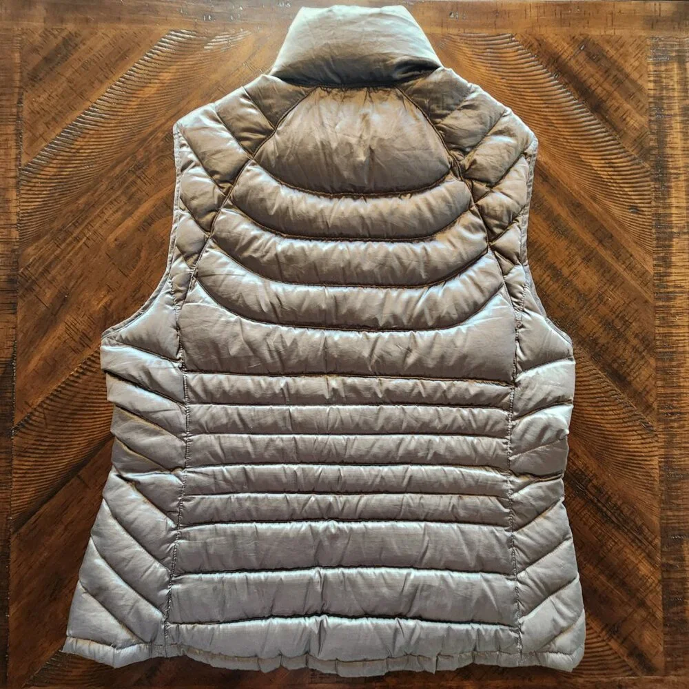 Bernardo Goose Down Metallic Gray Quilted Puffer Vest | Large